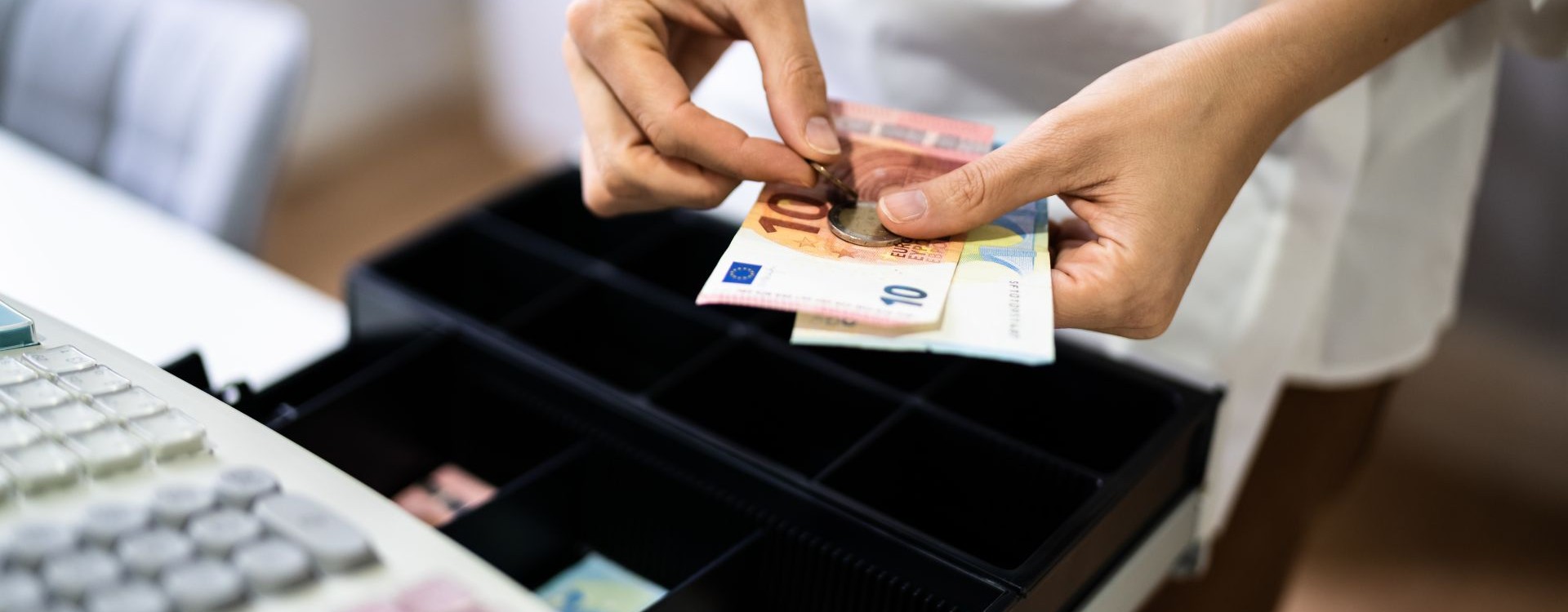 Επαγγελματικές ταμειακές μηχανές και συστήματα λιανικής πώλησης